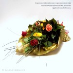 Bukiet z róż w ozdobnym papierze